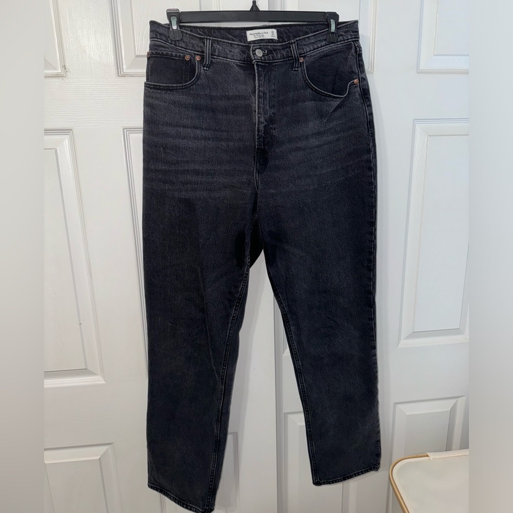 Abercrombie & Fitch Black 90s Straight Ultra High Rise Denim Curve Love